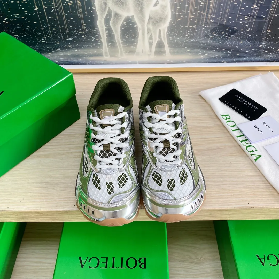 p620🐮🐮High-end version, the original 1:1 couple style new model is on the shelves🔥BV Orbit sneakers Wang Yibo's same style couple's Dad Runner sneakers, made of lightweight technical mesh fabric. Features a geometric patterned rubber outsole. The outsole is made of color-blocked TPU outsole. Size: women’s shoes 35-40, men’s shoes 39-45.